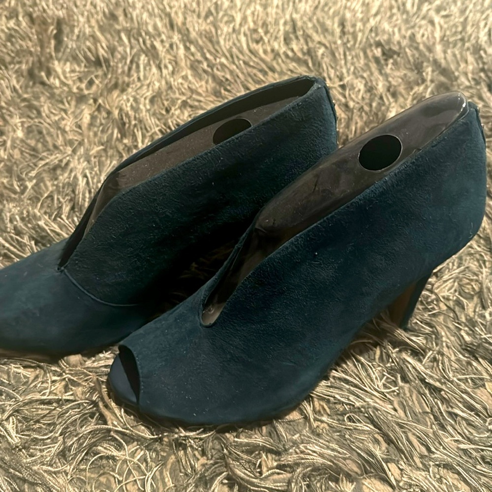 Teal Halogen pumps 8.5 never worn